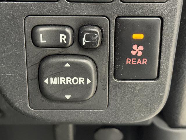 ハイゼットカーゴスローパー　福祉車両　ＡＭ／ＦＭラジオ　キーレス保証　新車保証・まごころ保証　１年間・走行距離無制限付き　ＡＭ／ＦＭラジオ　キーレスエントリー　パワーウインドウ　電動格納ドアミラー　マニュアルエアコン　アイドリングストップ（東京都）の中古車