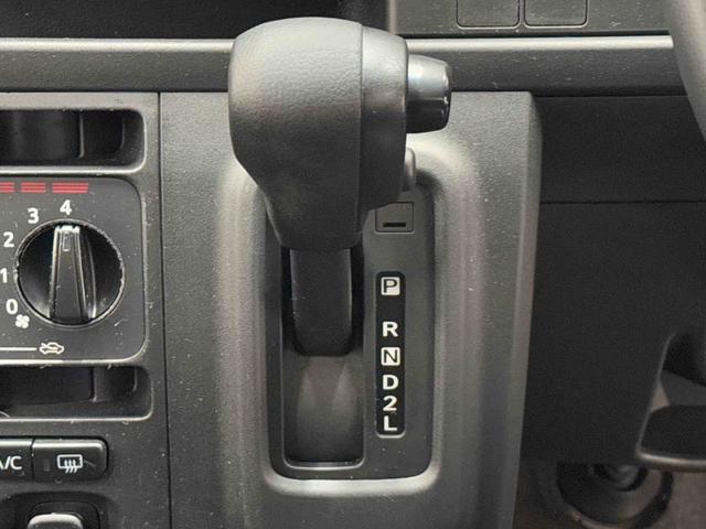 ハイゼットカーゴスローパー　福祉車両　ＡＭ／ＦＭラジオ　キーレス保証　新車保証・まごころ保証　１年間・走行距離無制限付き　ＡＭ／ＦＭラジオ　キーレスエントリー　パワーウインドウ　電動格納ドアミラー　マニュアルエアコン　アイドリングストップ（東京都）の中古車