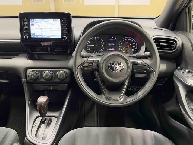 ヤリスＸ　ナビ　ＥＴＣ　ドライブレコーダー　バックカメラ保証　まごころ保証　１年間・走行距離無制限付き　ナビゲーション　ＥＴＣ車載器　ドライブレコーダー　バックカメラ　ＬＥＤヘッドランプ　キーフリーシステム　オートハイビーム（東京都）の中古車