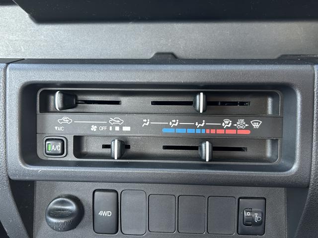 ハイゼットトラックスタンダード 4WD エアコン保証 まごころ保証 1年間・走行距離無制限付き 4WD車 マニュアルエアコン AM/FMラジオ スペアタイヤ 12vアクセサリーソケット(東京都)の中古車