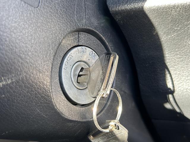 ハイゼットトラックスタンダード 4WD エアコン保証 まごころ保証 1年間・走行距離無制限付き 4WD車 マニュアルエアコン AM/FMラジオ スペアタイヤ 12vアクセサリーソケット(東京都)の中古車