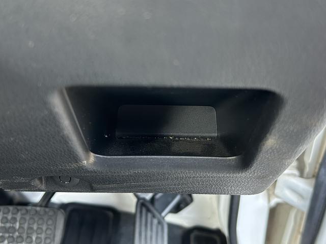 ハイゼットトラックスタンダード 4WD エアコン保証 まごころ保証 1年間・走行距離無制限付き 4WD車 マニュアルエアコン AM/FMラジオ スペアタイヤ 12vアクセサリーソケット(東京都)の中古車