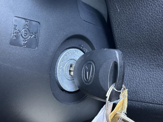 ハイゼットカーゴデラックス　前席パワーウインドウ　キーレスエントリー　４ＷＤ保証　新車保証・まごころ保証　１年間・走行距離無制限付き　前席パワーウインドウ　キーレスエントリー　リヤベンチシート　コーナーセンサー　４ＷＤ　アイドリングストップ　オートライト　オートハイビーム（東京都）の中古車