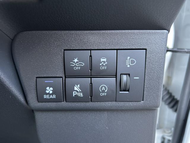 ハイゼットカーゴデラックス　前席パワーウインドウ　キーレスエントリー　４ＷＤ保証　新車保証・まごころ保証　１年間・走行距離無制限付き　前席パワーウインドウ　キーレスエントリー　リヤベンチシート　コーナーセンサー　４ＷＤ　アイドリングストップ　オートライト　オートハイビーム（東京都）の中古車