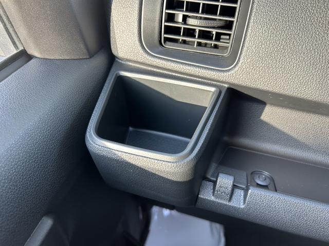 ハイゼットカーゴデラックス　前席パワーウインドウ　キーレスエントリー　４ＷＤ保証　新車保証・まごころ保証　１年間・走行距離無制限付き　前席パワーウインドウ　キーレスエントリー　リヤベンチシート　コーナーセンサー　４ＷＤ　アイドリングストップ　オートライト　オートハイビーム（東京都）の中古車