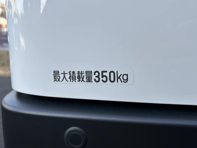 ハイゼットカーゴデラックス　前席パワーウインドウ　キーレスエントリー　４ＷＤ保証　新車保証・まごころ保証　１年間・走行距離無制限付き　前席パワーウインドウ　キーレスエントリー　リヤベンチシート　コーナーセンサー　４ＷＤ　アイドリングストップ　オートライト　オートハイビーム（東京都）の中古車