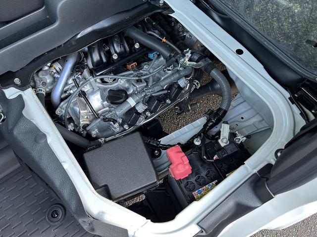 ハイゼットカーゴデラックス　前席パワーウインドウ　キーレスエントリー　４ＷＤ保証　新車保証・まごころ保証　１年間・走行距離無制限付き　前席パワーウインドウ　キーレスエントリー　リヤベンチシート　コーナーセンサー　４ＷＤ　アイドリングストップ　オートライト　オートハイビーム（東京都）の中古車