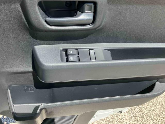 ハイゼットカーゴＤＸ　届け出済み未使用車保証　新車保証・まごころ保証　１年間・走行距離無制限付き・オーディオレス車・両ドアスライドドア・スマートアシスト装備・マニュアルエアコン装備（東京都）の中古車