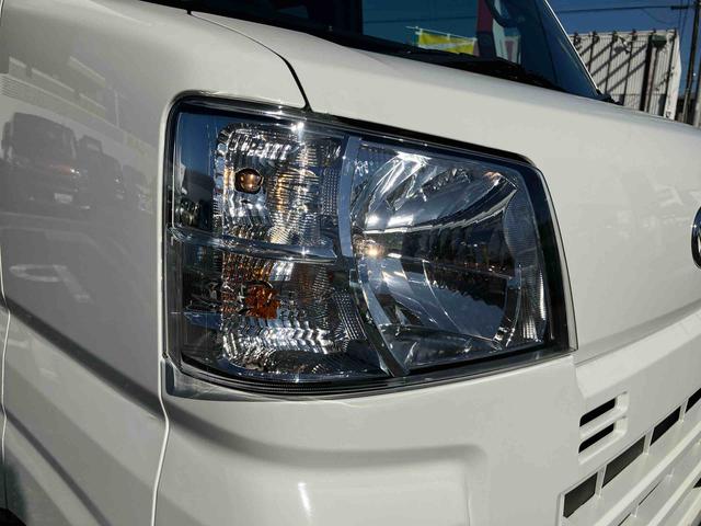 ハイゼットカーゴデラックスＡＭ／ＦＭラジオ／エアバッグ／オートライト／コーナーセンサー／スマートアシスト／パワーウインドウ／キーレスエントリー／ラバーマット／ハロゲンヘッドライト／アイドリングストップ（千葉県）の中古車