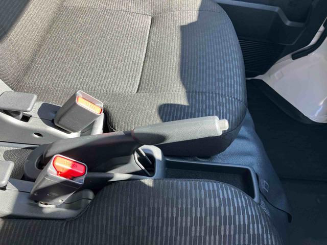 ハイゼットカーゴデラックスＡＭ／ＦＭラジオ／エアバッグ／オートライト／コーナーセンサー／スマートアシスト／パワーウインドウ／キーレスエントリー／ラバーマット／ハロゲンヘッドライト／アイドリングストップ（千葉県）の中古車