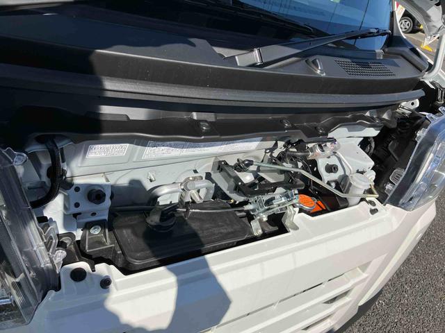 ハイゼットカーゴデラックスＡＭ／ＦＭラジオ／エアバッグ／オートライト／コーナーセンサー／スマートアシスト／パワーウインドウ／キーレスエントリー／ラバーマット／ハロゲンヘッドライト／アイドリングストップ（千葉県）の中古車