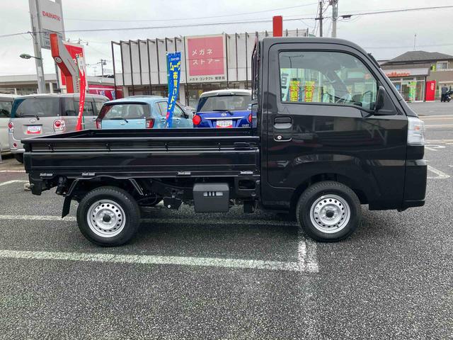 ハイゼットトラックスタンダード　農用スペシャル４ＷＤ／デフロック／ＣＶＴミッション／エアコン／パワーステアリング／エアバッグ／ＬＥＤ作業灯／３方向開き／ラバーマット／オートライト／アイドリングストップ／コーナーセンサー／ＡＭ／ＦＭラジオ（千葉県）の中古車