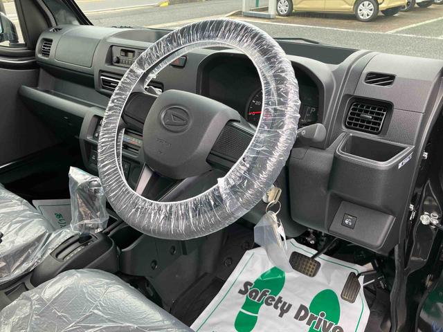 ハイゼットトラックスタンダード　農用スペシャル４ＷＤ／デフロック／ＣＶＴミッション／エアコン／パワーステアリング／エアバッグ／ＬＥＤ作業灯／３方向開き／ラバーマット／オートライト／アイドリングストップ／コーナーセンサー／ＡＭ／ＦＭラジオ（千葉県）の中古車