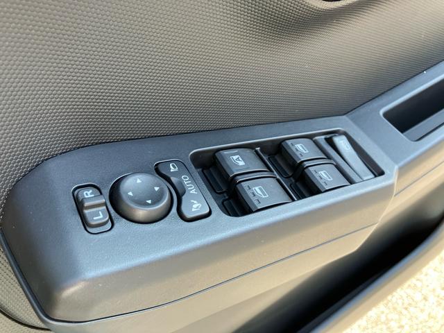 タフトＧ　クロムベンチャーオーディオレス　衝突回避支援ブレーキ　誤発進抑制装置　アイドリングストップ　スマートキー　プッシュボタンスタート　盗難防止装置　イモビライザー　シートヒーター　オートライト　ＬＥＤヘッドライト（千葉県）の中古車