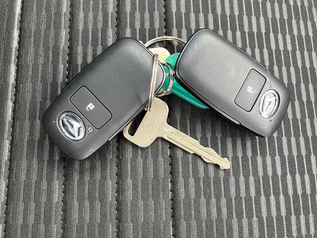 ハイゼットトラックＥＸＴＣＶＴ　パートタイム４ＷＤ　オーディオレス　スマートキー　プッシュボタンスタート　盗難防止装置　イモビライザー　衝突回避支援ブレーキ　誤発進抑制装置　アイドリングストップ　コーナーセンサー（千葉県）の中古車