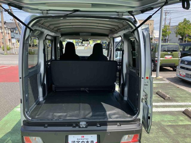 ハイゼットカーゴＤＸ２ＷＤ　ＣＶＴ　スピーカー一体型ＡＭＦＭラジオ　キーレスリモコンキー　オートライト　コーナーセンサー　衝突回避支援ブレーキ　誤発進抑制装置　アイドリングストップ（千葉県）の中古車