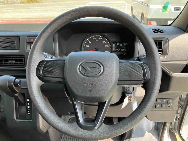 ハイゼットカーゴＤＸ２ＷＤ　ＣＶＴ　スピーカー一体型ＡＭＦＭラジオ　キーレスリモコンキー　オートライト　コーナーセンサー　衝突回避支援ブレーキ　誤発進抑制装置　アイドリングストップ（千葉県）の中古車