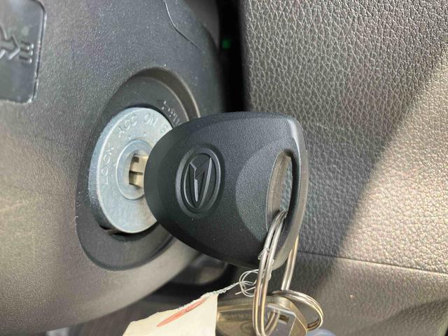 ハイゼットカーゴＤＸ２ＷＤ　ＣＶＴ　スピーカー一体型ＡＭＦＭラジオ　キーレスリモコンキー　オートライト　コーナーセンサー　衝突回避支援ブレーキ　誤発進抑制装置　アイドリングストップ（千葉県）の中古車