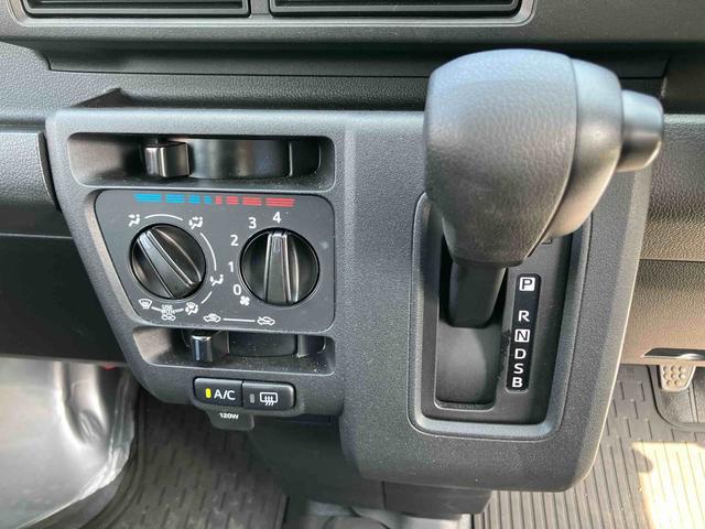 ハイゼットカーゴＤＸ２ＷＤ　ＣＶＴ　スピーカー一体型ＡＭＦＭラジオ　キーレスリモコンキー　オートライト　コーナーセンサー　衝突回避支援ブレーキ　誤発進抑制装置　アイドリングストップ（千葉県）の中古車