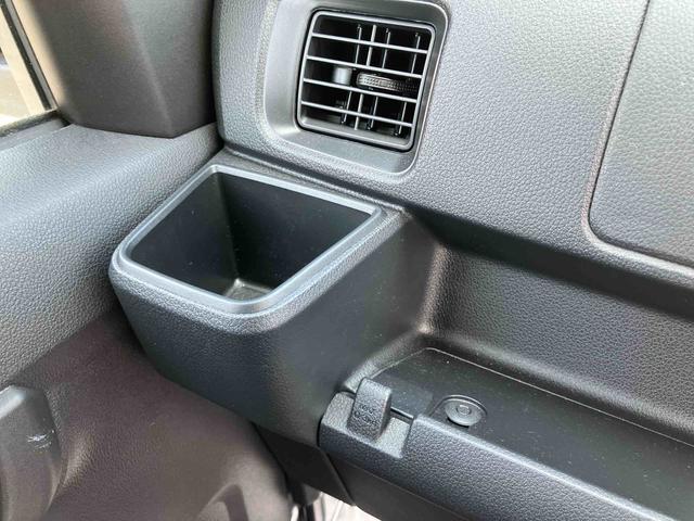 ハイゼットカーゴＤＸ２ＷＤ　ＣＶＴ　スピーカー一体型ＡＭＦＭラジオ　キーレスリモコンキー　オートライト　コーナーセンサー　衝突回避支援ブレーキ　誤発進抑制装置　アイドリングストップ（千葉県）の中古車