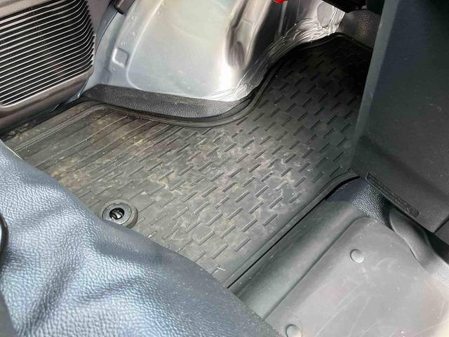 ハイゼットカーゴＤＸ２ＷＤ　ＣＶＴ　スピーカー一体型ＡＭＦＭラジオ　キーレスリモコンキー　オートライト　コーナーセンサー　衝突回避支援ブレーキ　誤発進抑制装置　アイドリングストップ（千葉県）の中古車
