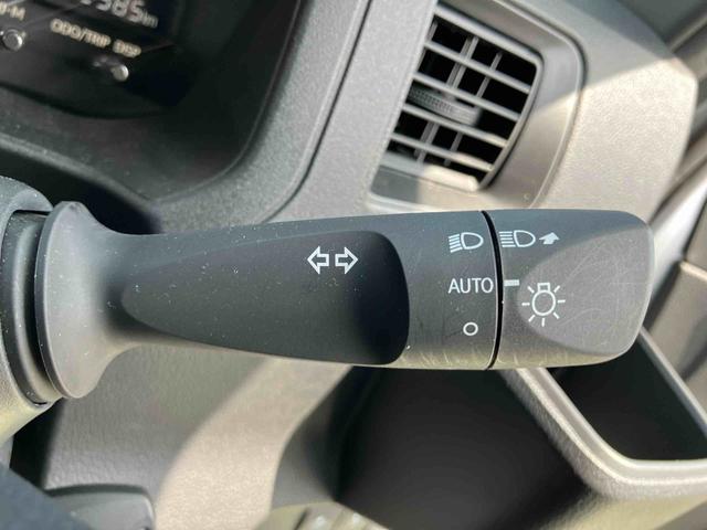 ハイゼットカーゴＤＸ２ＷＤ　ＣＶＴ　スピーカー一体型ＡＭＦＭラジオ　キーレスリモコンキー　オートライト　コーナーセンサー　衝突回避支援ブレーキ　誤発進抑制装置　アイドリングストップ（千葉県）の中古車