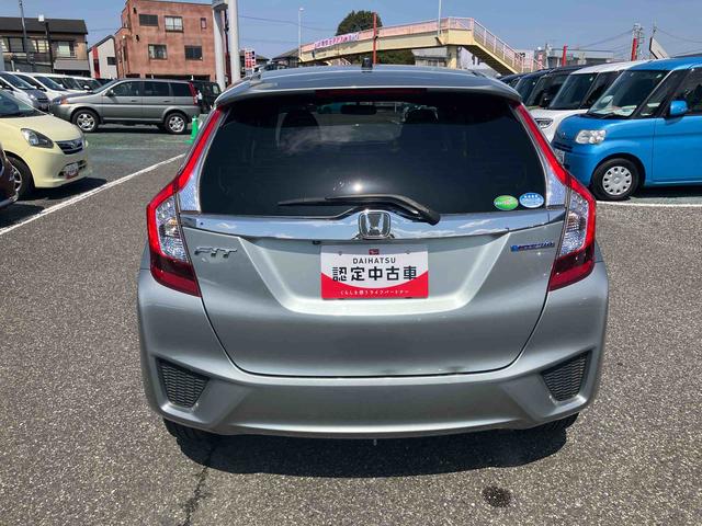 フィットハイブリッドＦパッケージカーナビ　プッシュボタンスタート　横滑り防止機能（千葉県）の中古車