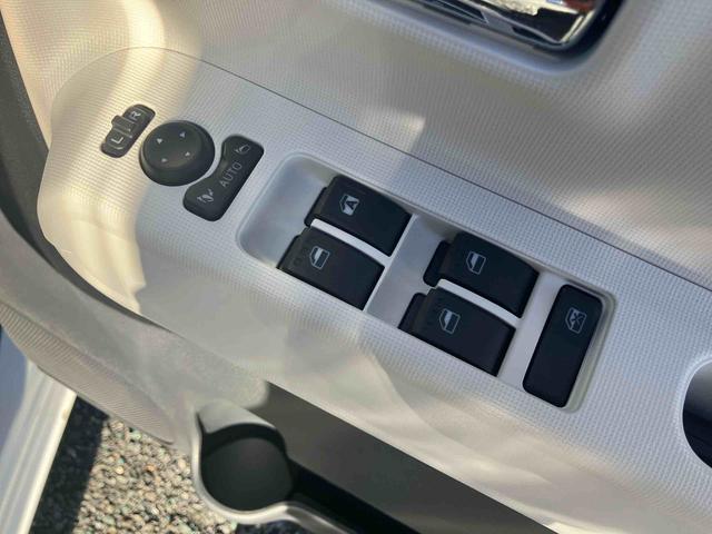 ムーヴキャンバスストライプスＧＬＥＤヘッドライト／両側電動スライドドア／コーナーセンサー／アイドリングストップ／衝突回避支援システム／横滑り防止装置／オートライト／オートエアコン／キーフリー／電動格納ミラー／電動パーキングブレーキ（千葉県）の中古車