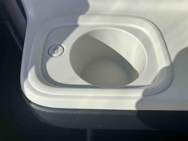 ムーヴキャンバスストライプスＧＬＥＤヘッドライト／両側電動スライドドア／コーナーセンサー／アイドリングストップ／衝突回避支援システム／横滑り防止装置／オートライト／オートエアコン／キーフリー／電動格納ミラー／電動パーキングブレーキ（千葉県）の中古車