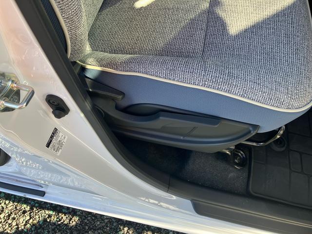 ムーヴキャンバスストライプスＧＬＥＤヘッドライト／両側電動スライドドア／コーナーセンサー／アイドリングストップ／衝突回避支援システム／横滑り防止装置／オートライト／オートエアコン／キーフリー／電動格納ミラー／電動パーキングブレーキ（千葉県）の中古車