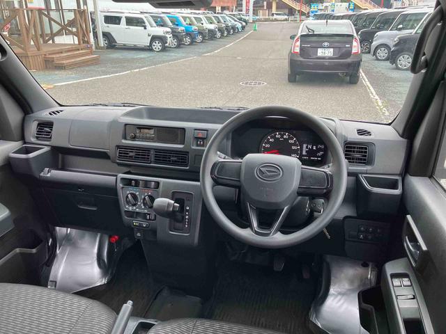 ハイゼットカーゴＤＸ２ＷＤ　ＣＶＴ　スピーカー一体型ＡＭＦＭラジオ　キーレスリモコンキー　オートライト　コーナーセンサー　衝突回避支援ブレーキ　誤発進抑制装置　アイドリングストップ（千葉県）の中古車