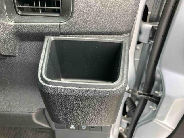ハイゼットカーゴＤＸ２ＷＤ　ＣＶＴ　スピーカー一体型ＡＭＦＭラジオ　キーレスリモコンキー　オートライト　コーナーセンサー　衝突回避支援ブレーキ　誤発進抑制装置　アイドリングストップ（千葉県）の中古車
