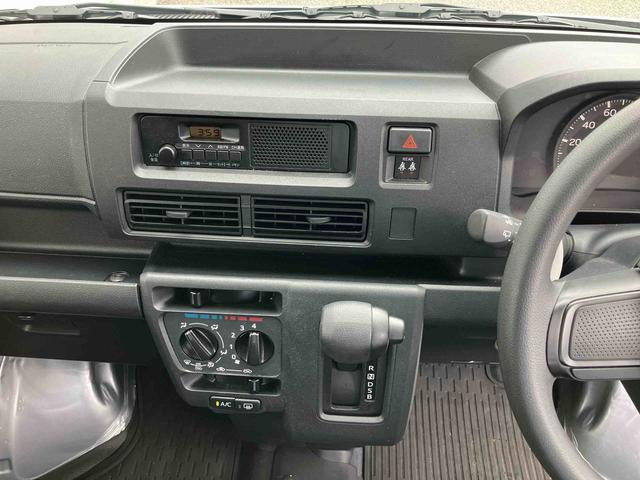 ハイゼットカーゴＤＸ２ＷＤ　ＣＶＴ　スピーカー一体型ＡＭＦＭラジオ　キーレスリモコンキー　オートライト　コーナーセンサー　衝突回避支援ブレーキ　誤発進抑制装置　アイドリングストップ（千葉県）の中古車