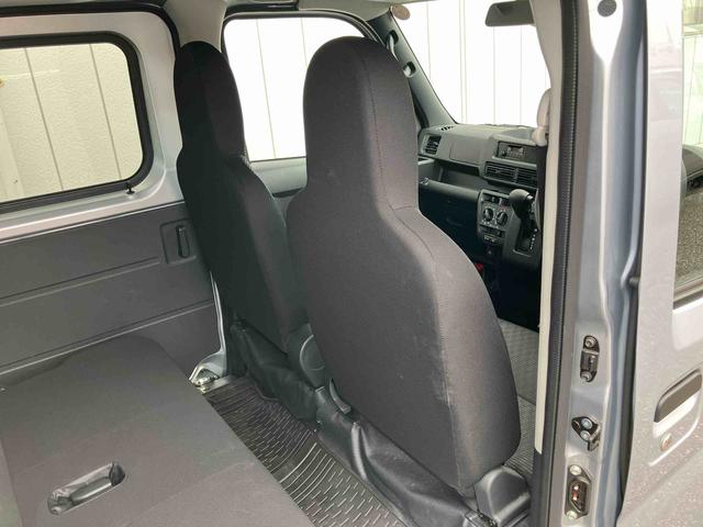 ハイゼットカーゴＤＸ２ＷＤ　ＣＶＴ　スピーカー一体型ＡＭＦＭラジオ　キーレスリモコンキー　オートライト　コーナーセンサー　衝突回避支援ブレーキ　誤発進抑制装置　アイドリングストップ（千葉県）の中古車