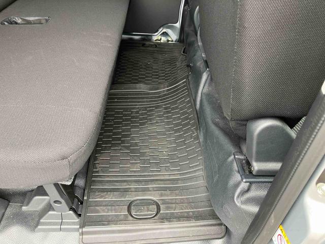 ハイゼットカーゴＤＸ２ＷＤ　ＣＶＴ　スピーカー一体型ＡＭＦＭラジオ　キーレスリモコンキー　オートライト　コーナーセンサー　衝突回避支援ブレーキ　誤発進抑制装置　アイドリングストップ（千葉県）の中古車