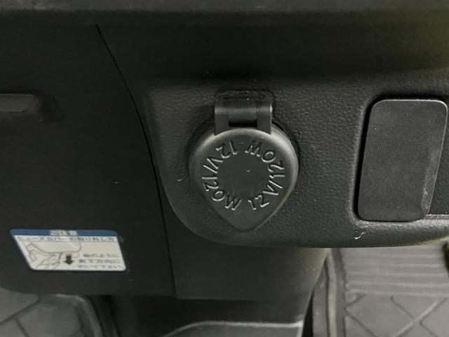 ハイゼットカーゴデラックスＳＡIII　ハロゲンヘッドライト　キーレス中古車保証・距離無制限、１年付き　純正ＡＭ／ＦＭラジオ　リアコーナーセンサー　スマートアシスト３　ラバーマット　ロングバイザー　後席ベンチシート（東京都）の中古車