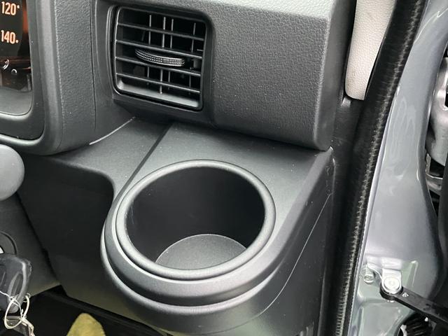 ハイゼットカーゴデラックスＳＡIII　ハロゲンヘッドライト　キーレス中古車保証・距離無制限、１年付き　純正ＡＭ／ＦＭラジオ　リアコーナーセンサー　スマートアシスト３　ラバーマット　ロングバイザー　後席ベンチシート（東京都）の中古車