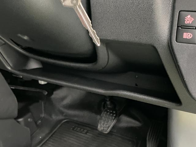 ハイゼットカーゴデラックスＳＡIII　ハロゲンヘッドライト　キーレス中古車保証・距離無制限、１年付き　純正ＡＭ／ＦＭラジオ　リアコーナーセンサー　スマートアシスト３　ラバーマット　ロングバイザー　後席ベンチシート（東京都）の中古車