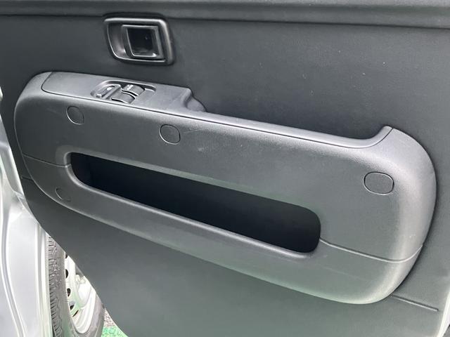 ハイゼットカーゴデラックスＳＡIII　ハロゲンヘッドライト　キーレス中古車保証・距離無制限、１年付き　純正ＡＭ／ＦＭラジオ　リアコーナーセンサー　スマートアシスト３　ラバーマット　ロングバイザー　後席ベンチシート（東京都）の中古車