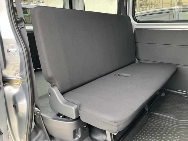 ハイゼットカーゴデラックス　コーナーセンサー　オーディオレス中古車保証・距離無制限、１年付き　オートライト　コーナーセンサー　ハロゲンヘッドライト　ラバーマット　キーレス　リアベンチシート　スモークガラス　オーディオレス　スライドドア（東京都）の中古車