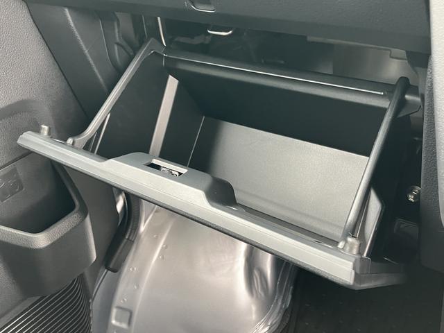 ハイゼットカーゴデラックス　コーナーセンサー　オーディオレス中古車保証・距離無制限、１年付き　オートライト　コーナーセンサー　ハロゲンヘッドライト　ラバーマット　キーレス　リアベンチシート　スモークガラス　オーディオレス　スライドドア（東京都）の中古車