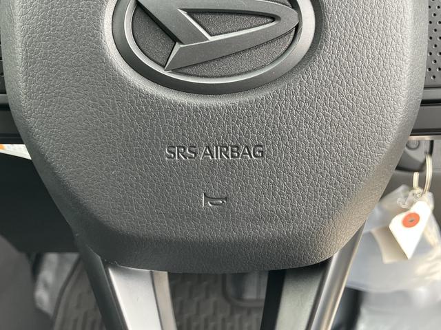 ハイゼットカーゴデラックス　コーナーセンサー　オーディオレス中古車保証・距離無制限、１年付き　オートライト　コーナーセンサー　ハロゲンヘッドライト　ラバーマット　キーレス　リアベンチシート　スモークガラス　オーディオレス　スライドドア（東京都）の中古車