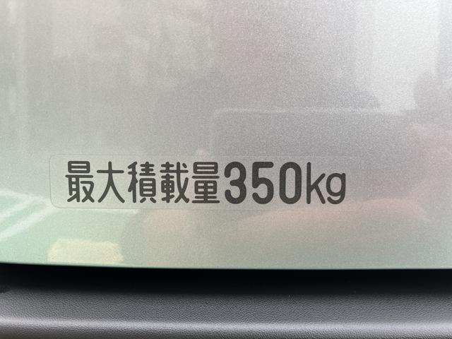 ハイゼットカーゴデラックス　コーナーセンサー　オーディオレス中古車保証・距離無制限、１年付き　オートライト　コーナーセンサー　ハロゲンヘッドライト　ラバーマット　キーレス　リアベンチシート　スモークガラス　オーディオレス　スライドドア（東京都）の中古車