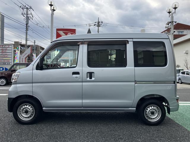 ハイゼットカーゴデラックスＳＡIII　キーレス　ハロゲンヘッドライト中古車保証・距離無制限、１年付き　ラバーマット　ロングバイザー　マニュアルエアコン　後席ベンチシート　純正ＡＭ／ＦＭラジオ　キーレス　ハロゲンヘッドライト　スモークガラス（東京都）の中古車