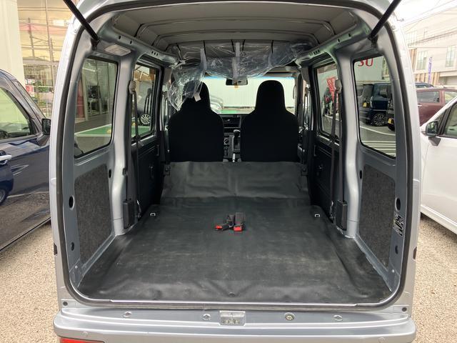 ハイゼットカーゴデラックスＳＡIII　キーレス　ハロゲンヘッドライト中古車保証・距離無制限、１年付き　ラバーマット　ロングバイザー　マニュアルエアコン　後席ベンチシート　純正ＡＭ／ＦＭラジオ　キーレス　ハロゲンヘッドライト　スモークガラス（東京都）の中古車