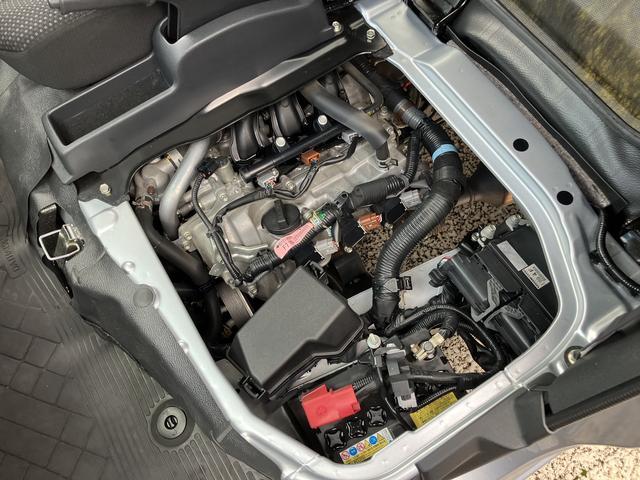 ハイゼットカーゴデラックスＳＡIII　キーレス　ハロゲンヘッドライト中古車保証・距離無制限、１年付き　ラバーマット　ロングバイザー　マニュアルエアコン　後席ベンチシート　純正ＡＭ／ＦＭラジオ　キーレス　ハロゲンヘッドライト　スモークガラス（東京都）の中古車