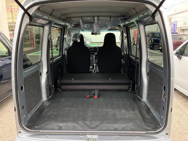 ハイゼットカーゴデラックスＳＡIII　キーレス　ハロゲンヘッドライト中古車保証・距離無制限、１年付き　ラバーマット　ロングバイザー　マニュアルエアコン　後席ベンチシート　純正ＡＭ／ＦＭラジオ　キーレス　ハロゲンヘッドライト　スモークガラス（東京都）の中古車