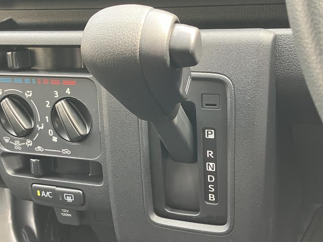 ハイゼットカーゴデラックス　キーレス　ハロゲンヘッドライト保証　新車保証・まごころ保証　１年間・走行距離無制限付き　純正ＡＭ／ＦＭラジオ　ハロゲンヘッドライト　キーレス　スモークガラス　リアベンチシート　コーナーセンサー（東京都）の中古車