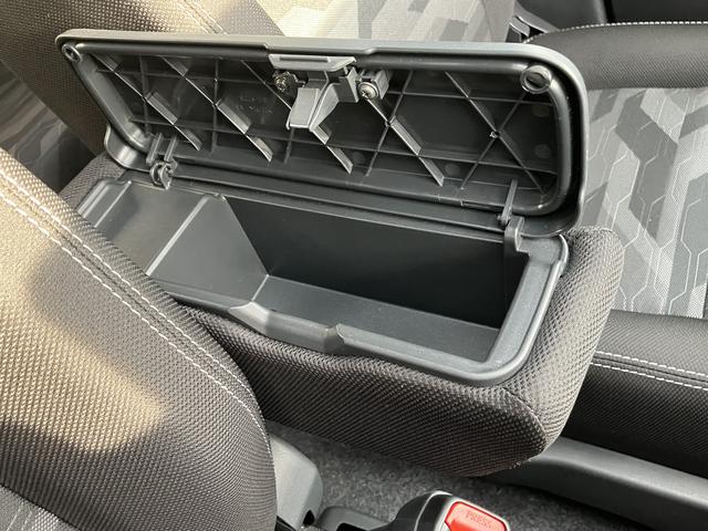 タフトＧターボ　ダーククロムベンチャー　フロントシートヒーター保証　新車保証・まごころ保証　１年間・走行距離無制限付き　純正ＣＤチューナー　フロントシートヒーター　アダプティブクルーズコントロール　ホールド機能付き電動サイドブレーキ　ＬＥＤヘッドライト（東京都）の中古車