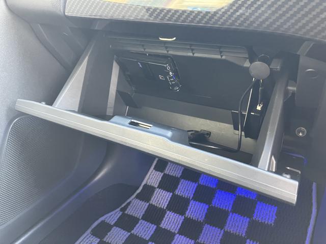 コペンローブ　カーナビ　ＥＴＣ　ドライブレコーダー中古車保証・距離無制限、１年付き　純正７インチカーナビ　ＥＴＣ車載器　バックモニター　ドライブレコーダー　フロントシートヒーター　アルミホイール　オートエアコン　カーペットマット　ＬＥＤヘッドライト（東京都）の中古車